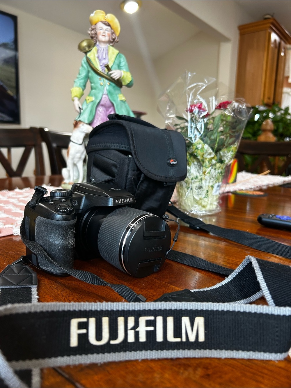 Fujifilm FinePix  S9750 16Mp 50 x Zoom  Digital Camera Black used w sd card